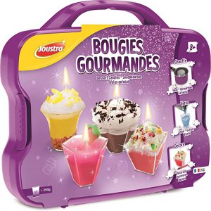 la mallette Joustra Gourmandes, une activité créative pour les enfants dès 8 ans, qui leur permet de fabriquer leurs propres bougies décoratives en forme de desserts gourmands. 