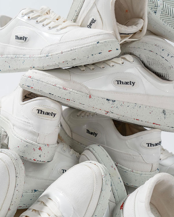 Les sneakers Thaely sont un mélange parfait d'innovation, de style et de durabilité. Chaque paire est un témoignage de la créativité et de l'engagement environnemental de la marque.