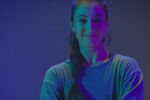 Miss Sarah dans le clip "Voyage vers l'Inconnu" pour la promotion du livre Razobik Tome 2