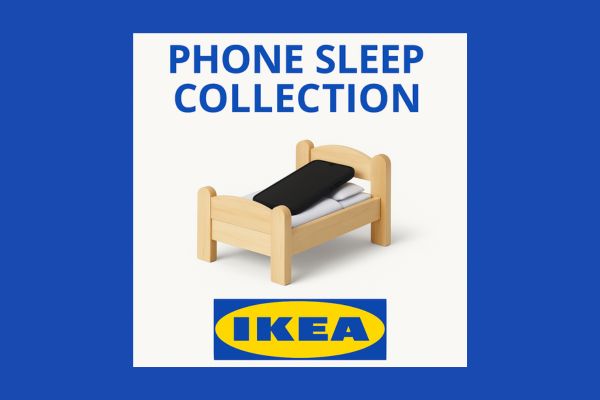 Image montrant un mini-lit blanc pour téléphone portable et sa boîte “Phone Sleep Collection” d’IKEA, conçue pour symboliser la mise au repos des appareils avant le coucher.